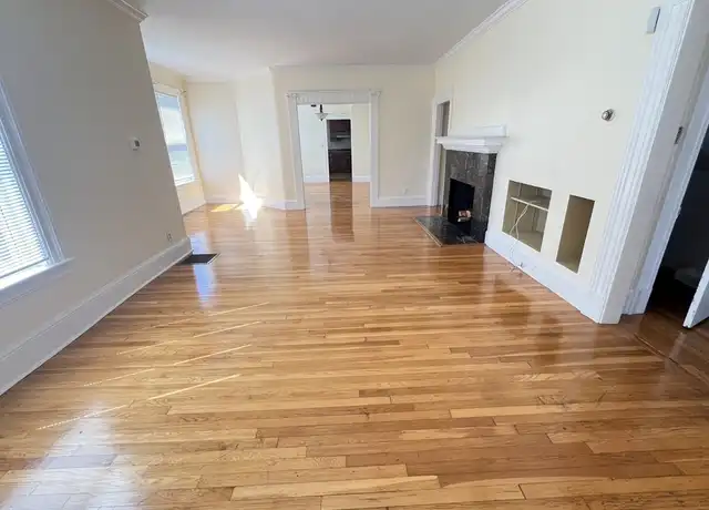 Property at 115 Ocean St Unit 1, Lynn, MA, 01902, 2 beds, 1 bath, [object Object]