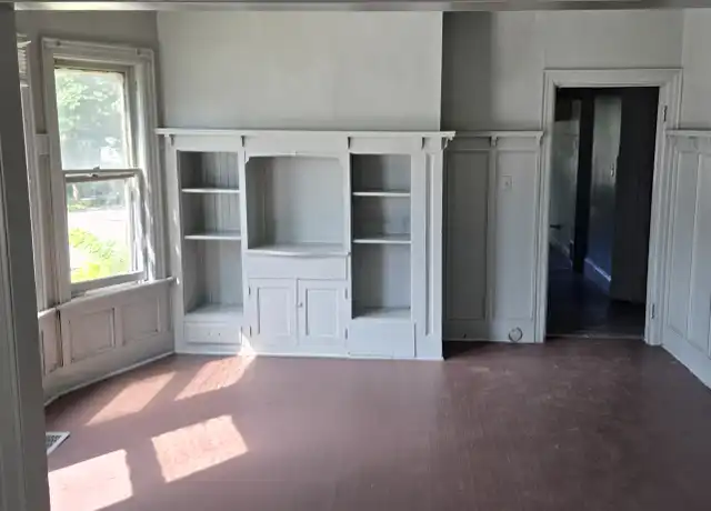 Property at 3401 N Doctor Lester Carter Dr, Milwaukee, WI, 53206, 2 beds, 1 bath, [object Object]