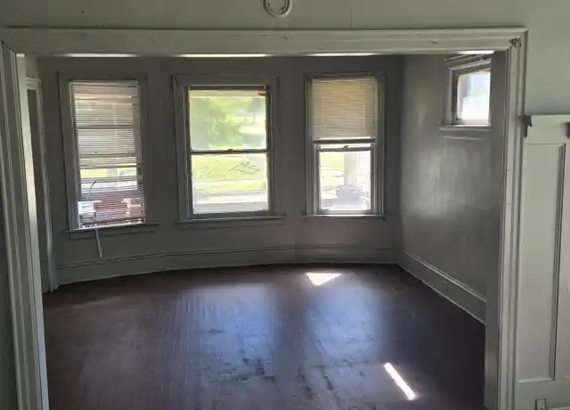 Property at 3401 N Doctor Lester Carter Dr, Milwaukee, WI, 53206, 2 beds, 1 bath, [object Object]