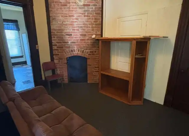 Property at 1102 Mulberry St Unit 1102 2, Waterloo, IA, 50703, 2 beds, 1 bath, [object Object]