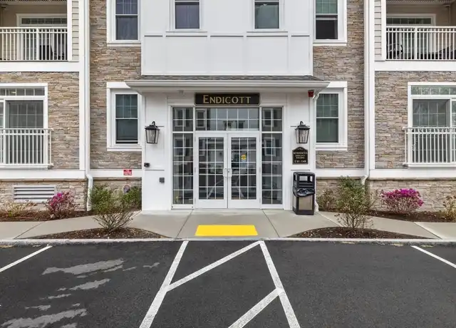 Property at 320 Middlesex Ave Unit E101, Medford, MA, 02155, 2 beds, 2 baths, [object Object]