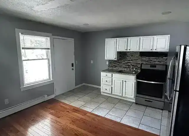 Property at 133 Clay St Unit 3B, New Haven, CT, 06513, 2 beds, 1 bath, [object Object]