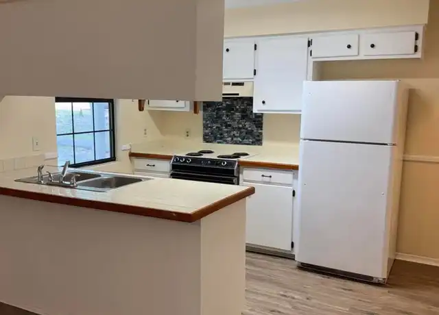 Property at 65 Hickory Knl, Hattiesburg, MS, 39402, 2 beds, 1 bath, [object Object]
