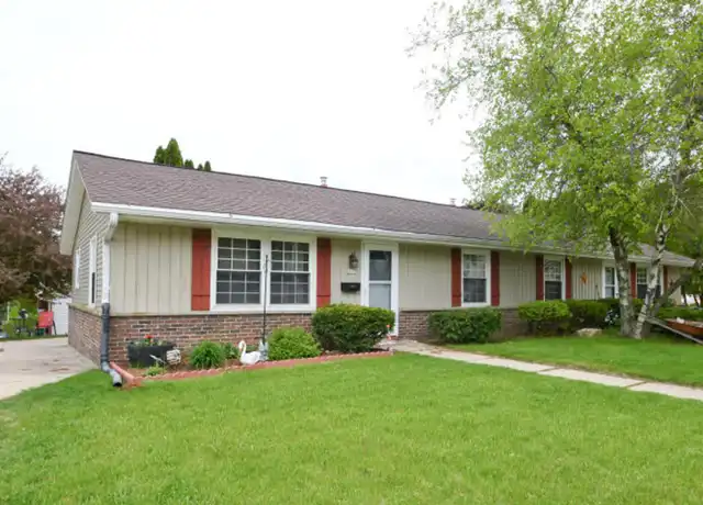 Property at 1117 Green Tree Rd, West Bend, WI, 53090, 2 beds, 1 bath, [object Object]