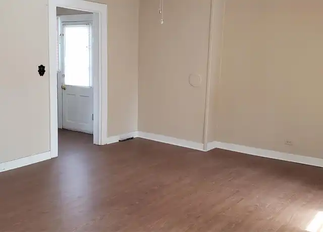 Property at 1426 Thomas Jefferson Pkwy, Charlottesville, VA, 22902, 2 beds, 1 bath, [object Object]