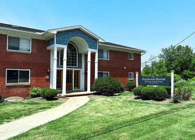 Property at Hallwood Manor Apartments - 7205 Mentor Ave, Mentor, OH, 44060, 2 beds, 1 bath, [object Object]