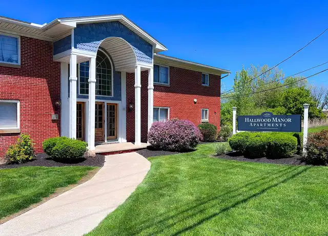 Property at Hallwood Manor Apartments - 7205 Mentor Ave, Mentor, OH, 44060, 2 beds, 1 bath, [object Object]