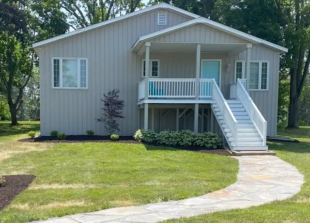 Property at 8911 E Circle Dr N, Syracuse, IN, 46567, 2 beds, 1 bath, [object Object]