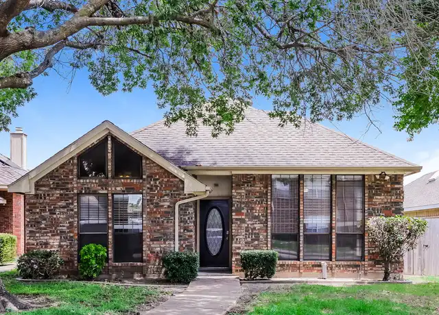 Property at 807 Longleaf Dr, Desoto, TX, 75115, 3 beds, 2 baths, [object Object]