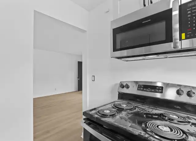 Property at 4831 E Burnside St Unit 2, Portland, OR, 97215, 2 beds, 1 bath, [object Object]