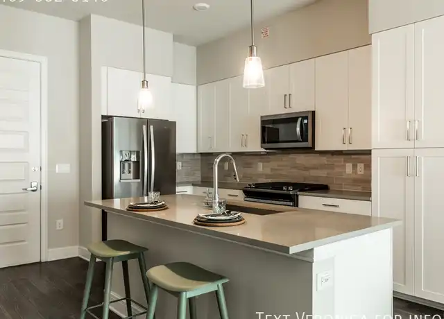 Property at 1301 W 5th St, Austin, TX, 78703, 1 bed, 1 bath, [object Object]
