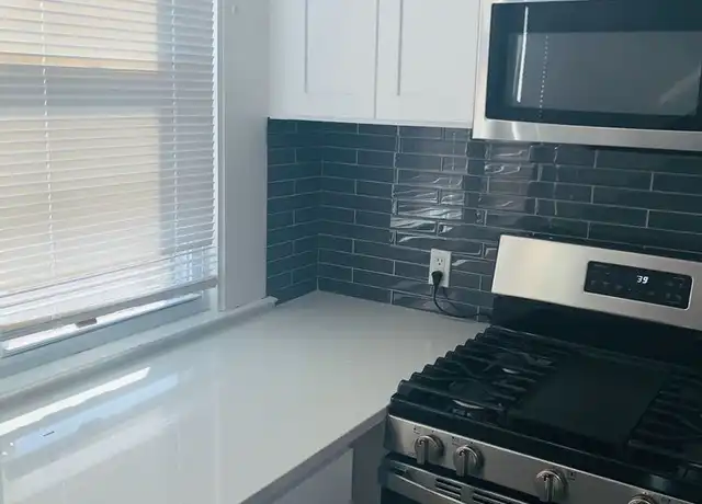 Property at 30 Rowe St Unit 3rd Fl, New Haven, CT, 06513, 2 beds, 1 bath, [object Object]