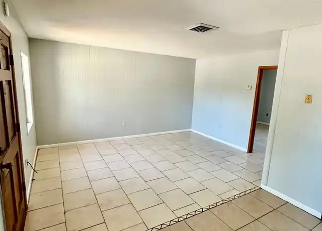 Property at 1885 N Crystal Lake Dr Unit 8, Lakeland, FL, 33801, 1 bed, 1 bath, [object Object]