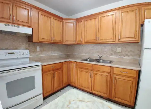 Property at 3961 SW 51st St, Fort Lauderdale, FL, 33312, 2 beds, 1 bath, [object Object]
