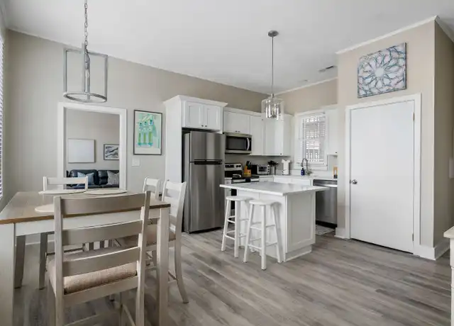 Property at 460 Meeting St, Charleston, SC, 29403, 2 beds, 1 bath, [object Object]