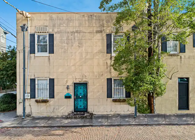 Property at 25 W Perry Ln Unit Carriage House, Savannah, GA, 31401, 2 beds, 2 baths, [object Object]