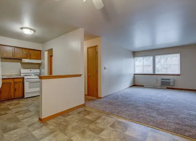 Property at 3413 S 26th St Unit 3439-4, Milwaukee, WI, 53215, 1 bed, 1 bath, [object Object]