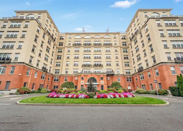 Property at 10 Byron Pl #515, Larchmont, NY, 10538, 2 beds, 2 baths, [object Object]