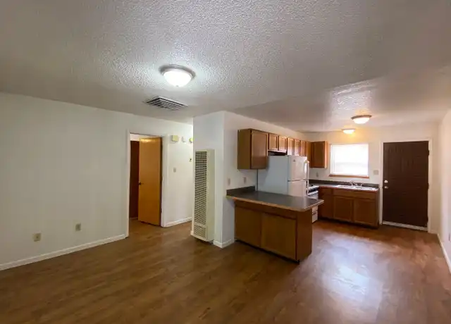 Property at 2601 Pecan Dr Unit C, Alamogordo, NM, 88310, 2 beds, 1 bath, [object Object]
