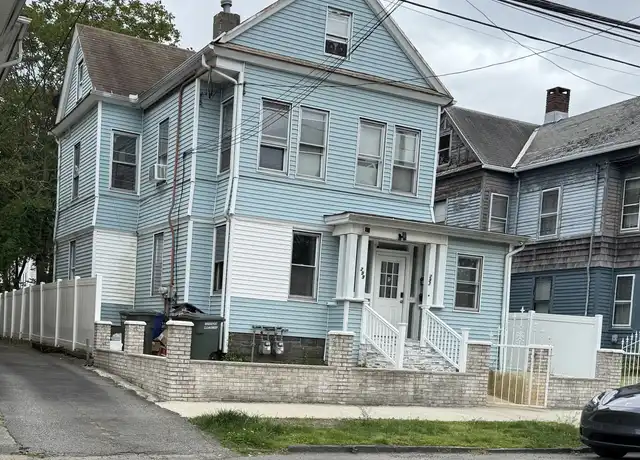 Property at 297 Laurel Ave Unit 1sr flr, Bridgeport, CT, 06605, 2 beds, 1 bath, [object Object]