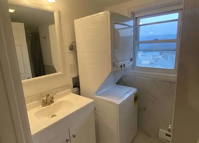 Property at 99 Oak St, Naugatuck, CT, 06770, 3 beds, 1 bath, [object Object]