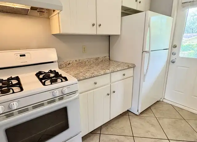 Property at 326 Briarwood Dr, New Braunfels, TX, 78130, 2 beds, 2 baths, [object Object]