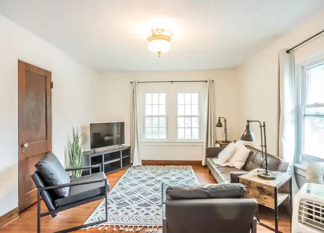 Property at 729 S Summit Ave, Sioux Falls, SD, 57104, 1 bed, 1 bath, [object Object]