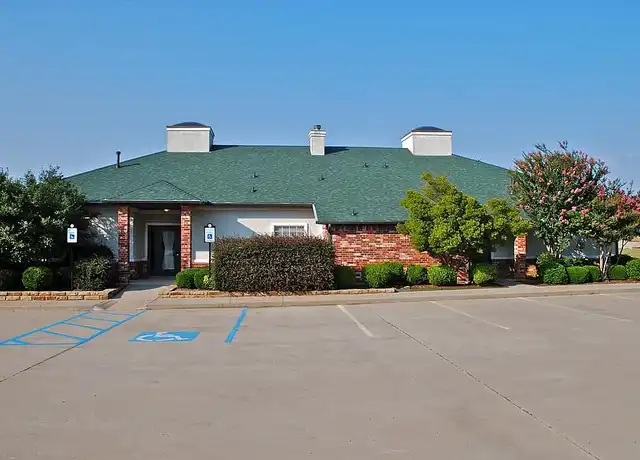 Property at Fox Hollow Townhomes - 202 Sweetwater Dr, Weatherford, TX, 76086, 4 beds, 2 baths, [object Object]