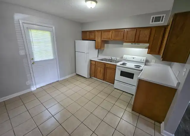 Property at 107 Robbins Dr Unit 18, Richmond, KY, 40475, 0 beds, 1 bath, [object Object]