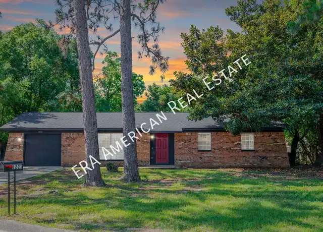 Property at 1221 Albuquerque Cir, Pensacola, FL, 32505, 3 beds, 2 baths, [object Object]