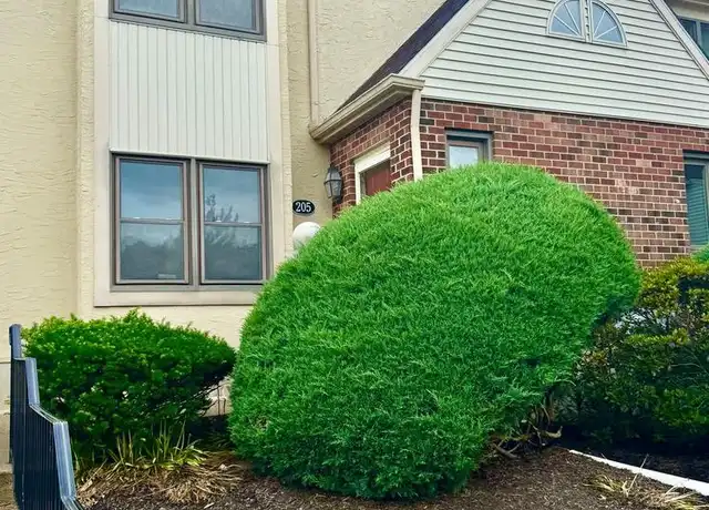 Property at 205 Stone Ridge Dr, Norristown, PA, 19403, 2 beds, 1.5 baths, [object Object]
