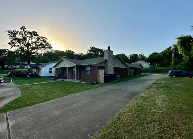 Property at 1907 S Z St Unit 1911, Fort Smith, AR, 72901, 2 beds, 1 bath, [object Object]
