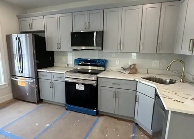 Property at 5 Walnut Ave Unit 3, Stoughton, MA, 02072, 4 beds, 3 baths, [object Object]