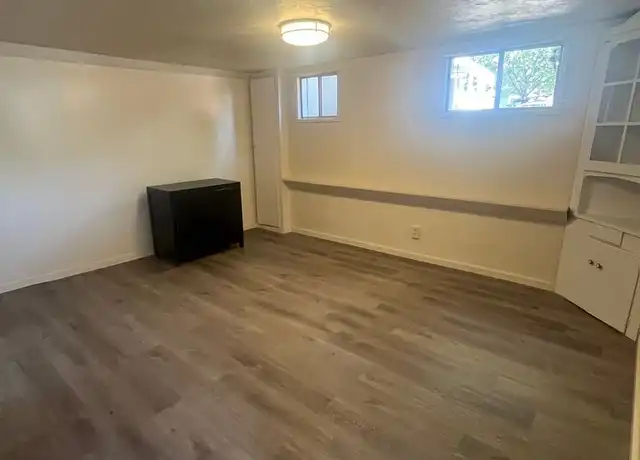 Property at 430 W 12th Ave Unit 5, Eugene, OR, 97401, 1 bed, 1 bath, [object Object]