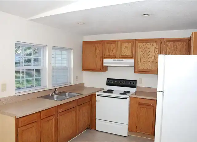 Property at 2043 Maywood St Unit B, Chesapeake, VA, 23323, 2 beds, 1 bath, [object Object]