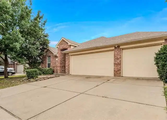 Property at 4019 Heavenly Way, Heartland, TX, 75126, 4 beds, 2 baths, [object Object]