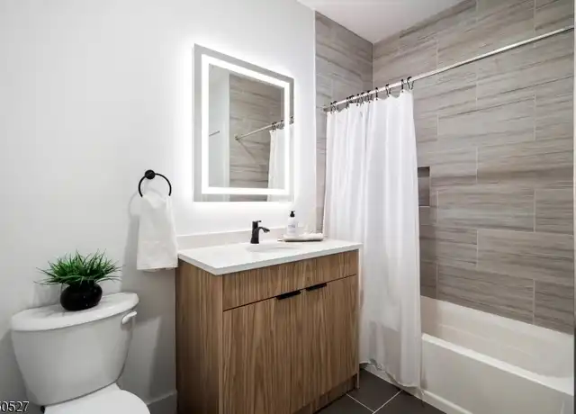Property at 310 W Jersey St Unit 302, Elizabeth, NJ, 07202, 3 beds, 2 baths, [object Object]