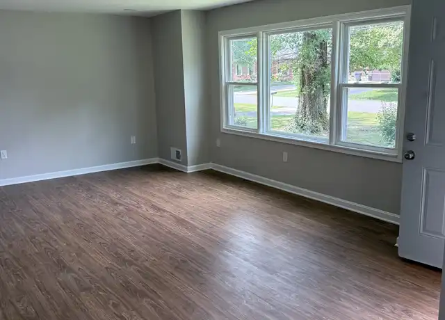 Property at 6501 Fernview Rd, Louisville, KY, 40291, 3 beds, 1 bath, [object Object]