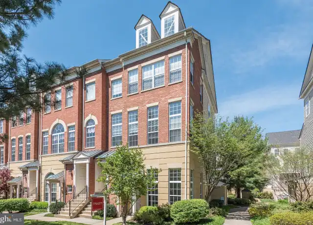Property at 12085 Trumbull Way Unit 2085-1, Reston, VA, 20190, 2 beds, 2.5 baths, [object Object]