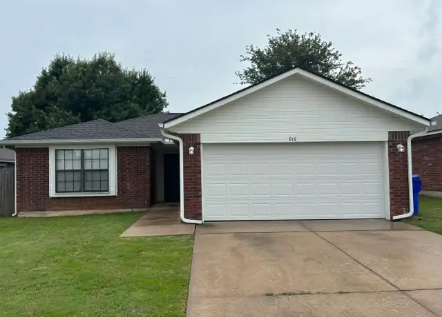 Property at 916 Brandywine Ln, Norman, OK, 73071, 3 beds, 2 baths, [object Object]