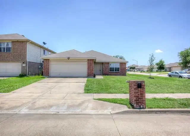 Property at 7000 Sylvan Meadows Dr, Fort Worth, TX, 76120, 3 beds, 2 baths, [object Object]