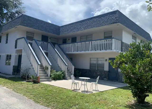 Property at 218 SE 10th St Unit 4, Hallandale Beach, FL, 33009, 2 beds, 2 baths, [object Object]