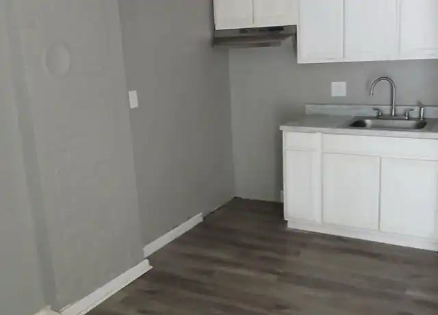 Property at 114a W Liberty St Unit 112B, Florence, SC, 29506, 2 beds, 1 bath, [object Object]