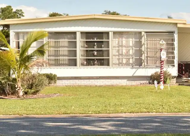 Property at 722 Barefoot Blvd, Sebastian, FL, 32976, 2 beds, 1.5 baths, [object Object]