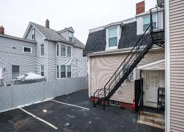 Property at 690-692 Main St, Malden, MA, 02148, 1 bed, 1 bath, [object Object]