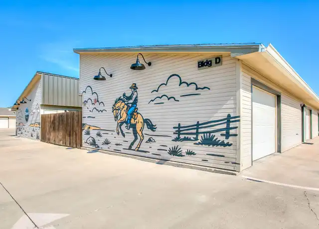 Property at 350 W Avenue L, San Angelo, TX, 76903, 1 bed, 1 bath, [object Object]