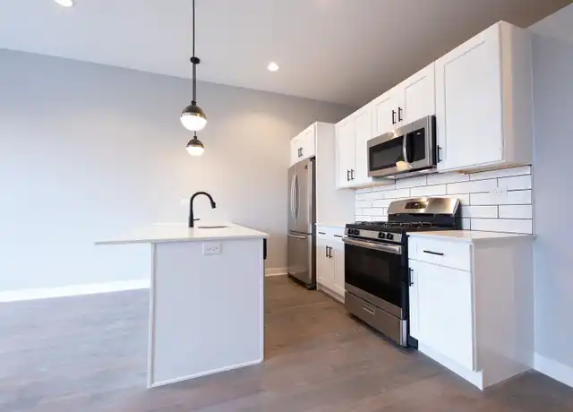 Property at 1637 W Chicago Ave Unit 201, Chicago, IL, 60622, 3 beds, 2 baths, [object Object]