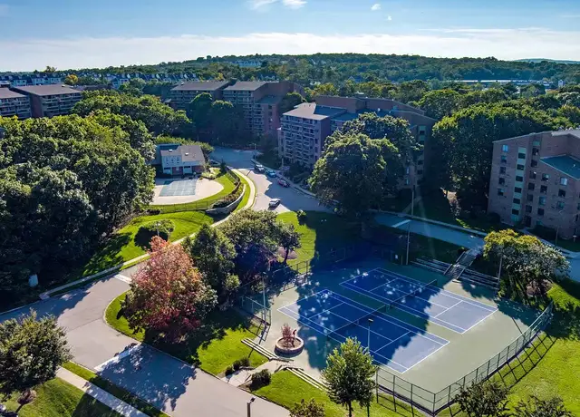 Photo of 1037 Southern Artery, Quincy, MA 02169