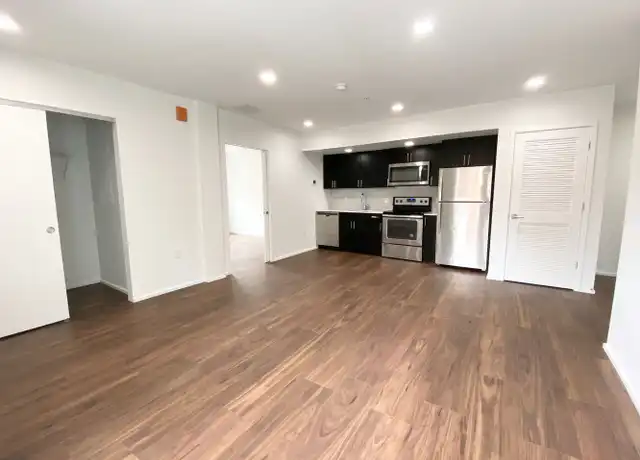 Property at 9 E Mount Royal Ave Unit 507, Baltimore, MD, 21202, 1 bed, 1 bath, [object Object]