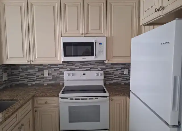 Property at 501 SE 8th St #103, Deerfield Beach, FL, 33441, 2 beds, 2 baths, [object Object]